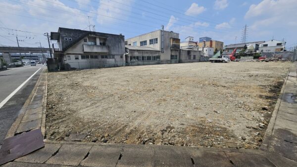 【施工事例】京都府京都市K工場｜大規模な工場解体工事が完工！広大な敷地を美しく平坦整地し「次なる活用」へ